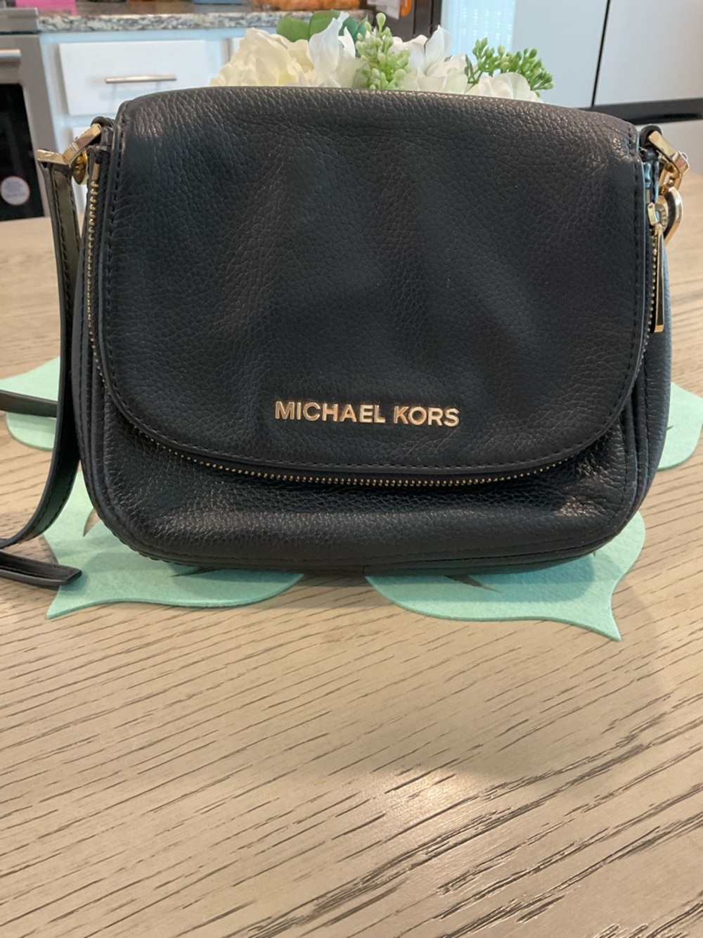 MICHAEL KORS Black Leather Crossbody with Gold Hardware